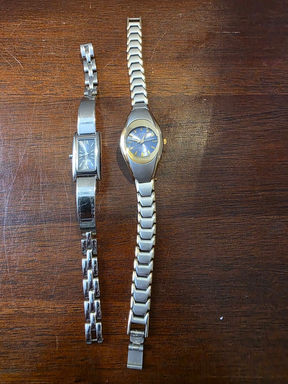 Two women watches TEST WORKING